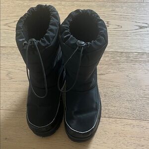 Kids Black Winter Boots
